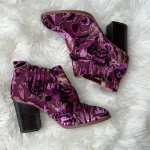 🔹 Billy Ella Velvet Relief Floral Booties